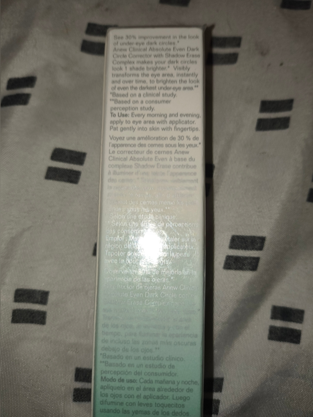 Avon Anew Clinical Absolute Even Corrector - Cream & Green Accents - Picture 3 of 3
